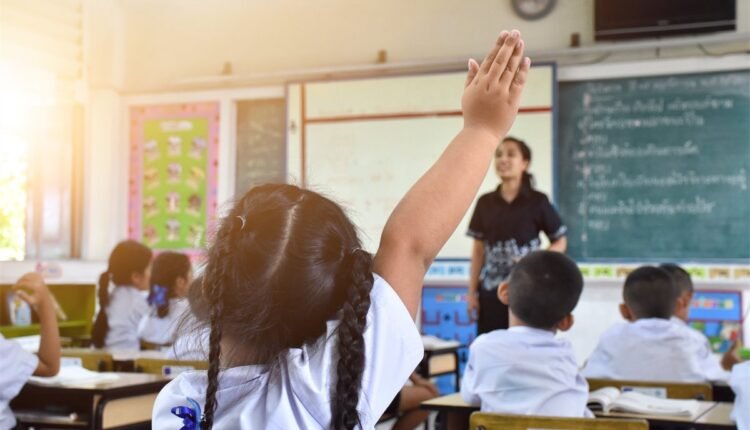 إعداد المناهج الدراسية الحديثة