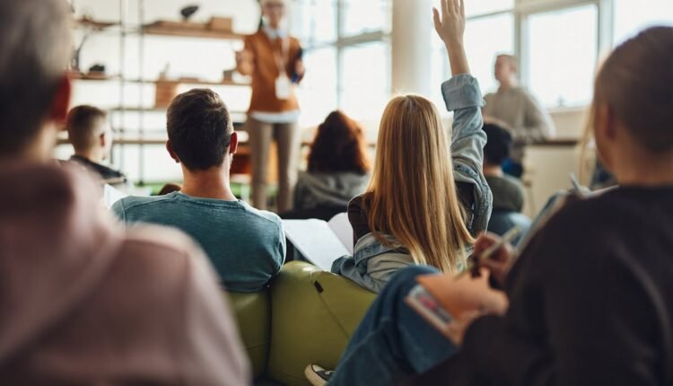 تطوير القيادة الطلابية